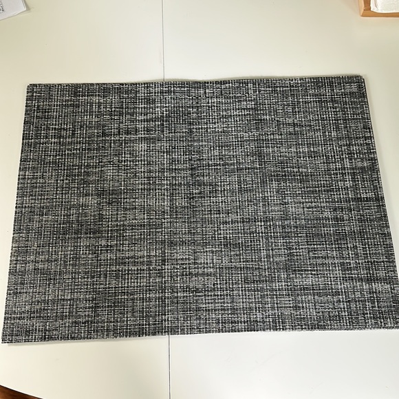 6 Chilewich Placemats from Crate and Barrel - Picture 2 of 3